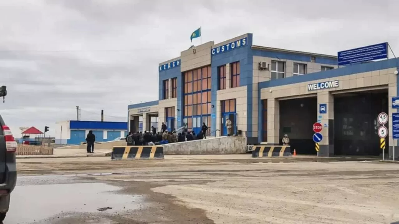 Атырауда көші-қон заңнамасын бұзған 18 шетелдік депортацияланды