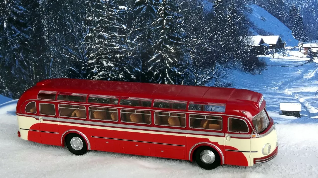 Спасатели помогли пассажирам замерзающего автобуса в СКО 