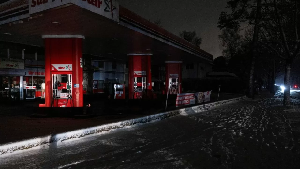 Блэкаут в Берлине: тысячи людей остались без тепла и света из-за диверсии