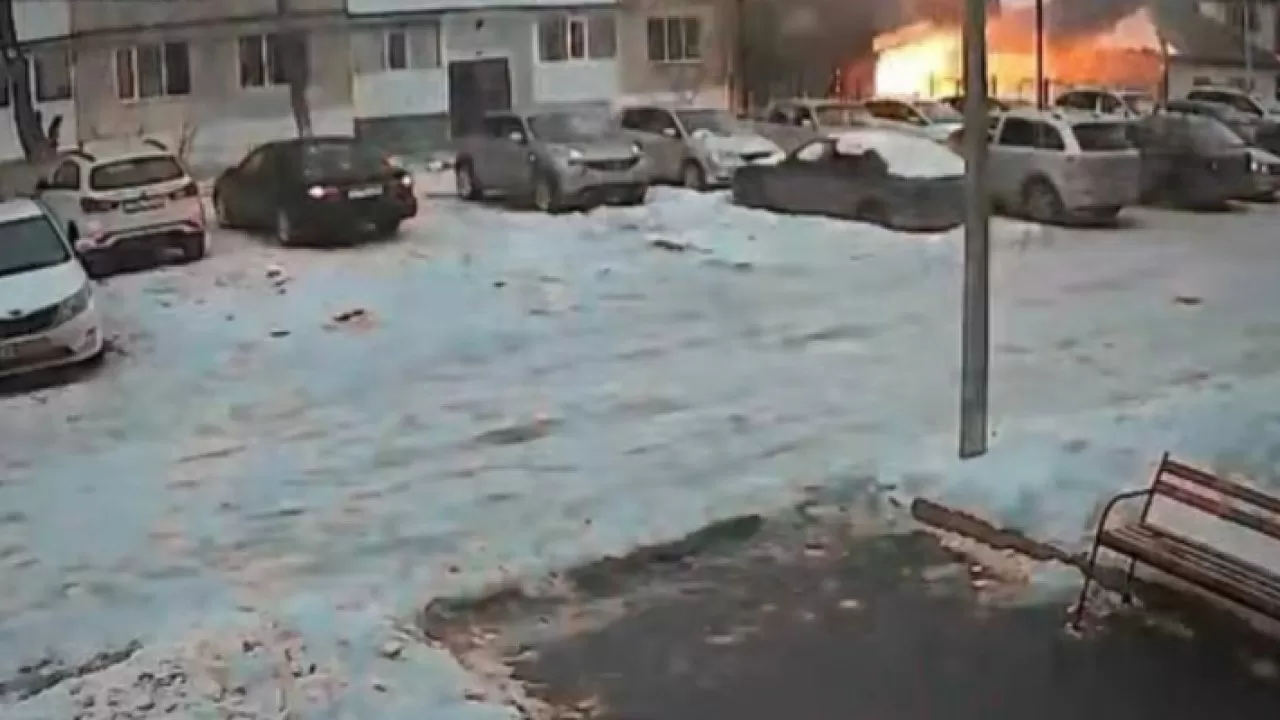 Взрыв газа в кафе Хромтау: крыша взлетела вверх 