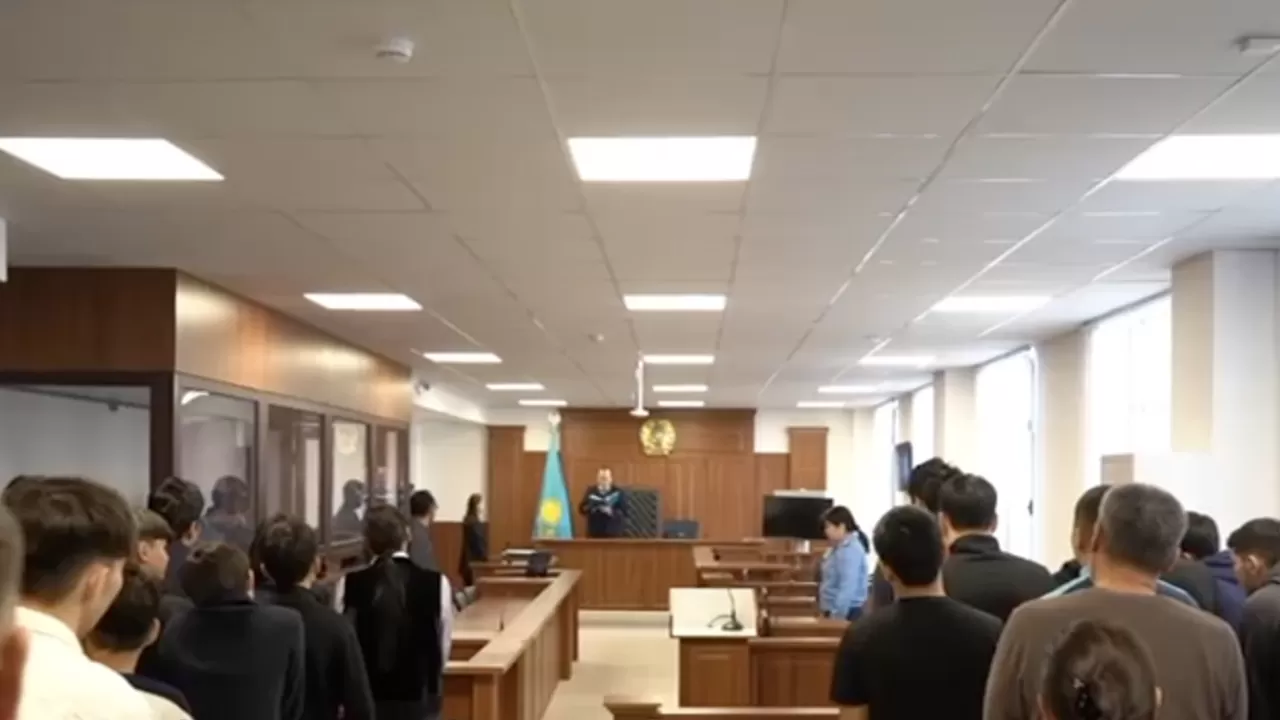 Атырауда 2 мыңға жуық студент ашық сотқа қатысты
