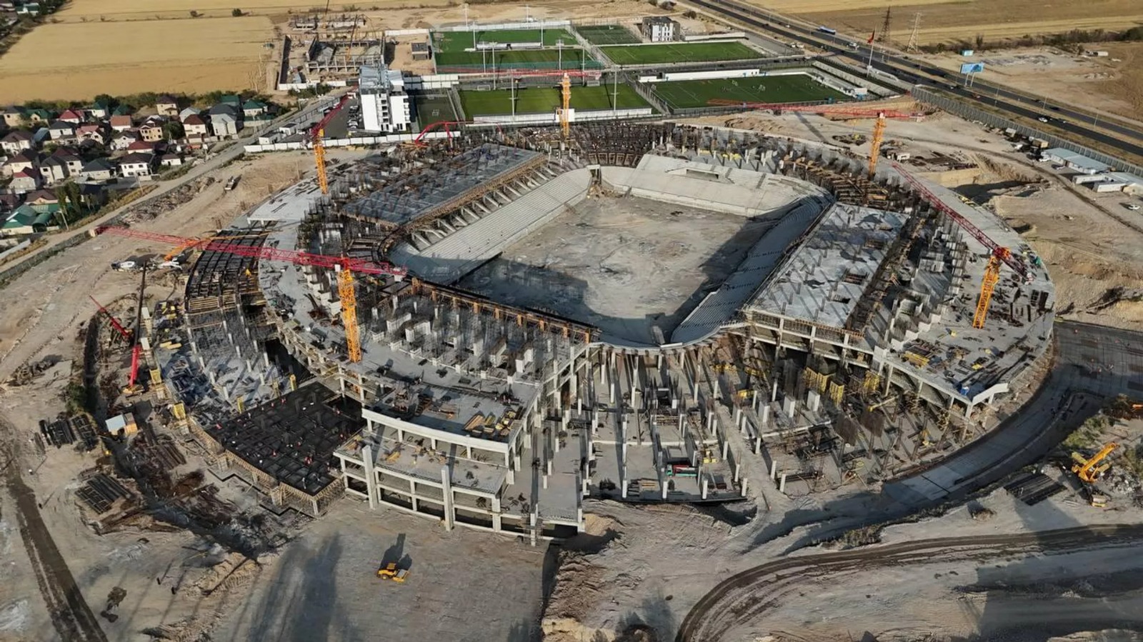 Орталық Азиядағы ең үлкен стадионның құрылысы 80 пайызға дайын 