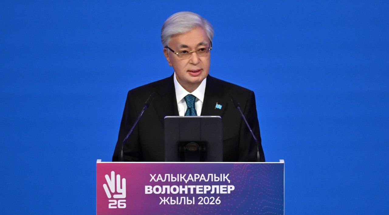 Внимательно слежу - президент о работе Конституционной комиссии 