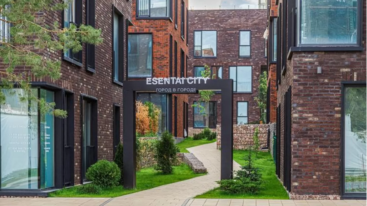 Дорогие квартиры в таунхаусах Алматы подарили силовикам