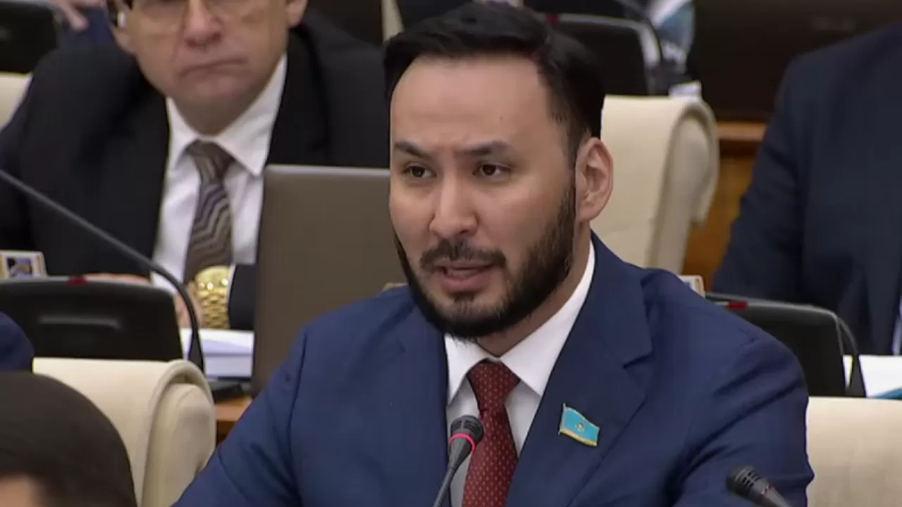 Айдарбек Ходжаназаров назвал конституционную реформу шансом для молодежи 