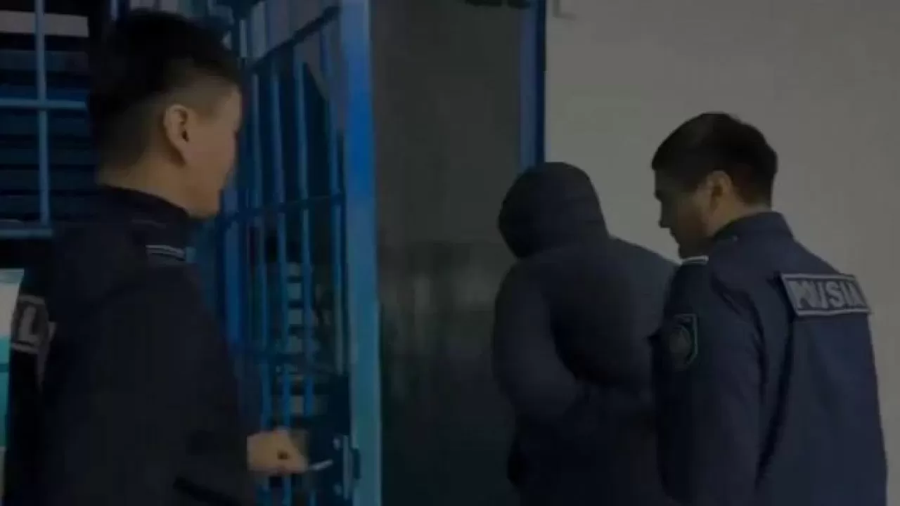 Қызылордада көршісі баланың көзінше оның анасы мен әжесін өлтірді деген күдікке ілінді