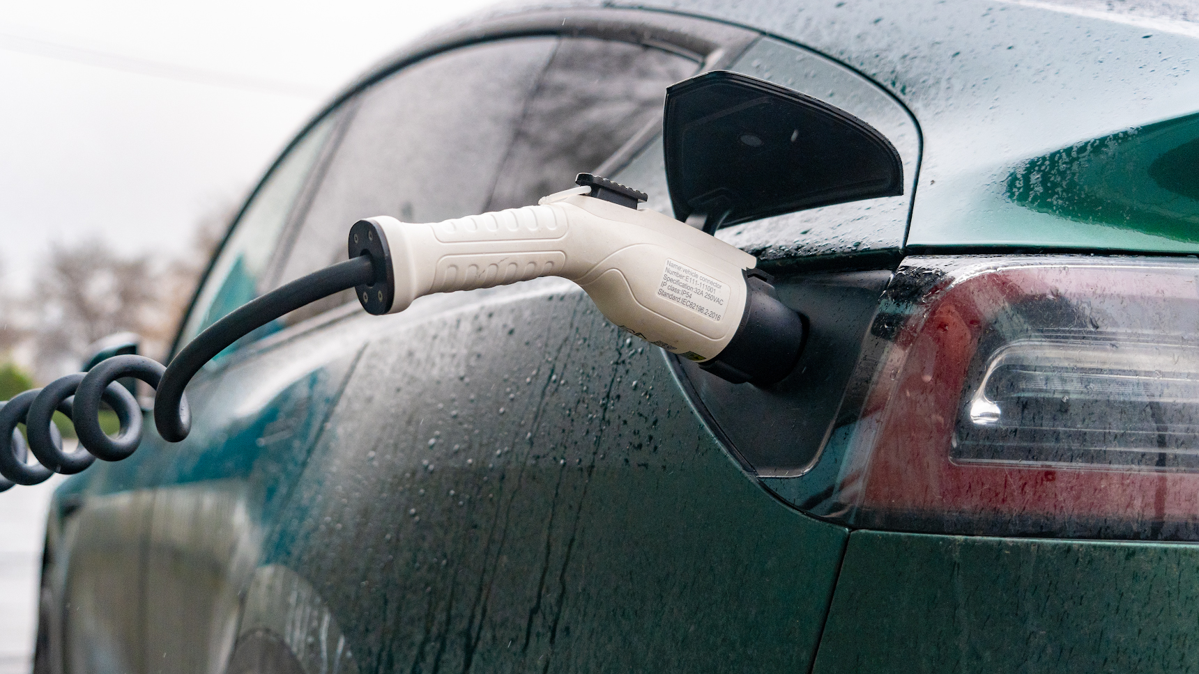 Соседняя страна вводит новые ограничения для автомобилистов