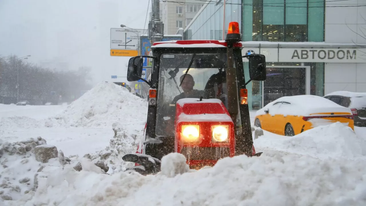 Рекорд за 146 лет: Москву накрыл мощнейший снежный апокалипсис