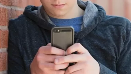 Банда подростков в Казахстане использовала ИИ для обмана предпринимателей 