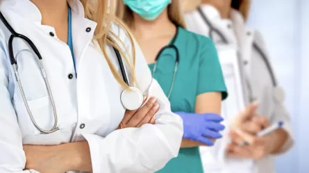 Биыл медицина қызметкерлерінің жалақысы өсіп, қауіпсіздігі күшейтіледі 