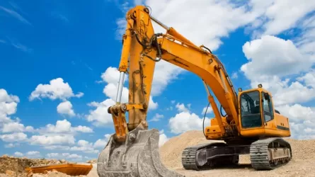 За незаконную добычу гравия у бизнесмена забрали технику в Алматинской области