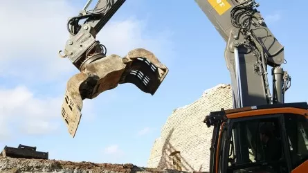 Почему снесли старейший роддом Алматы