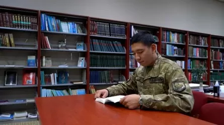 Ұлттық қорғаныс университетінде полиглот сарбаз қызмет етеді