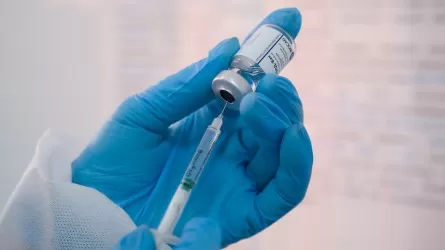 Минздрав РК полностью перевел вакцинацию в цифру