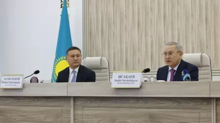 Бейбіт Исабаев Кербұлақ ауданының жаңадан сайланған әкімін жергілікті активке таныстырды