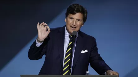 Такер Карлсон: АҚШ жаһандық соғысқа дайындалып жатыр 