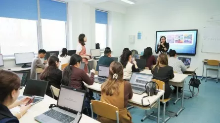 В Казахстане стартовало обучение педагогов "Келешек мектептері"