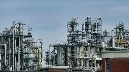 Китай побил рекорд по переработке нефти в 2025 году 