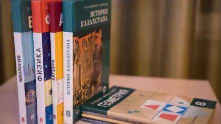 В Казахстане отказались от объединения школьных предметов 