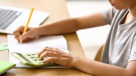 Учащиеся первой смены в Астане переходят на дистанционку