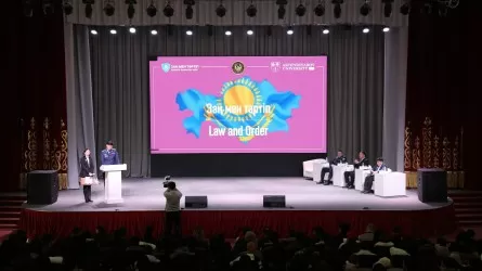 Алматыда Үндістаннан келіп білім алатын студенттерге Қазақстан заңдары түсіндірілді
