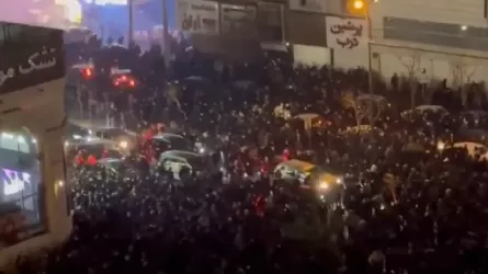 Протесты в Иране не стихают двенадцатый вечер подряд 