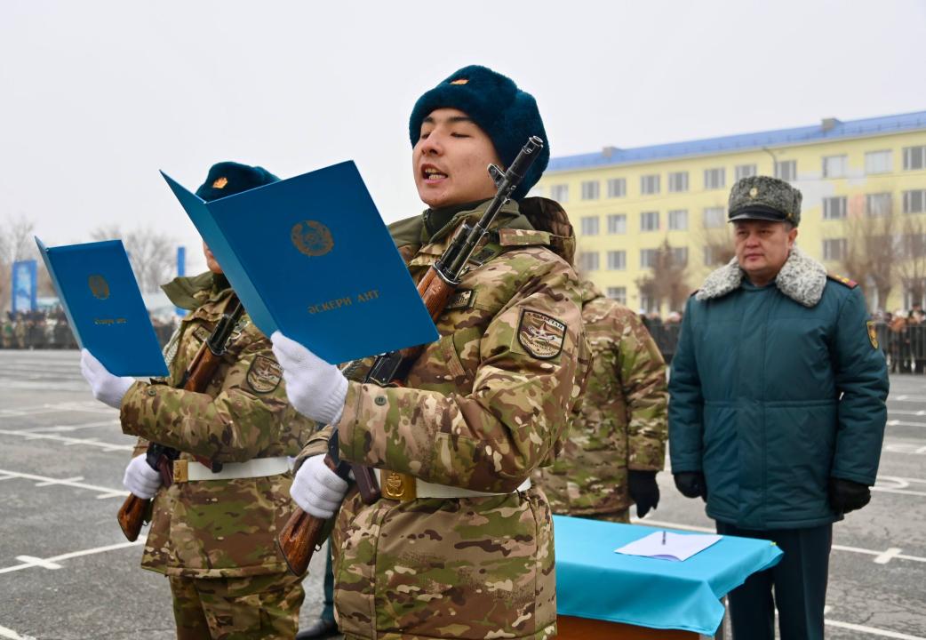 Гвардейск гарнизонында 600-ден астам сарбаз ант берді