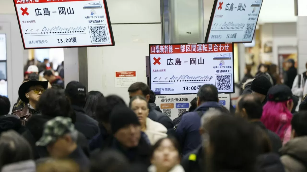 Сильные землетрясения сотрясли западную Японию 