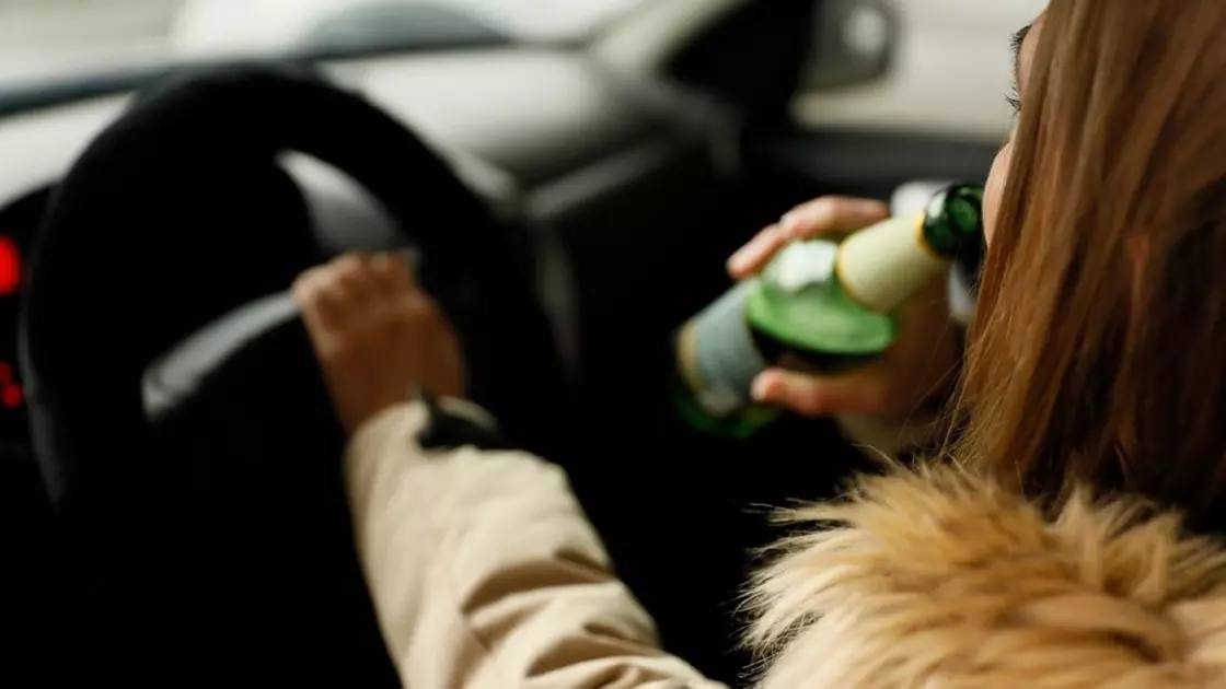 Жетісу облысында мас күйде көлік жүргізген әйел сотты жүктімін деп алдаған