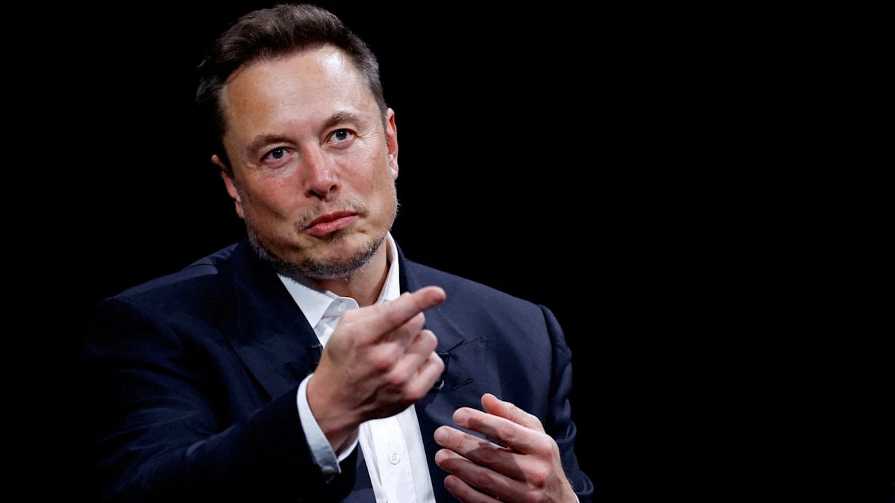 SpaceX может поглотить Tesla