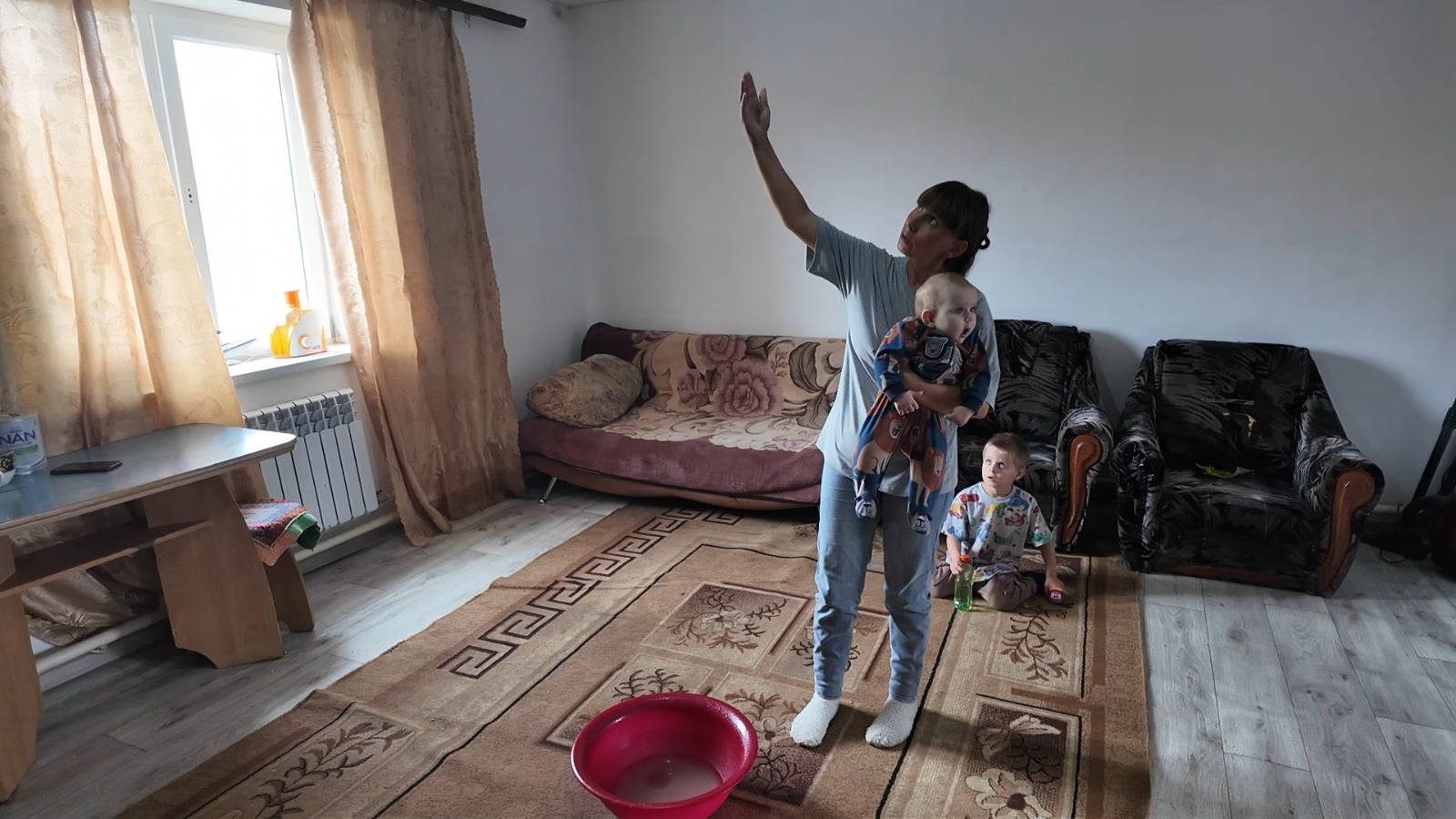 Новоселье с дефектами: жители жалуются на новые дома в ВКО