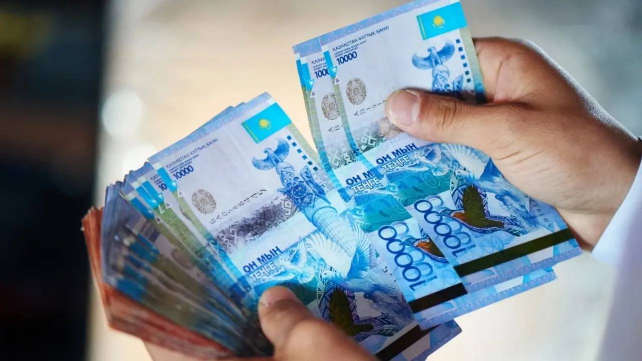 "600 мың теңге өтемақы өндіріп алды": Өскемендік тұрғын фотосын рұқсатсыз жариялағандарды сотқа берді