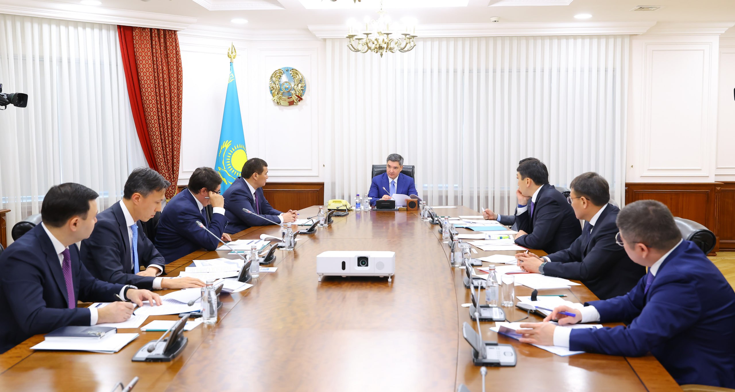 Олжас Бектенов атом өнеркәсібін дамыту мәселелері жөнінде кеңес өткізді