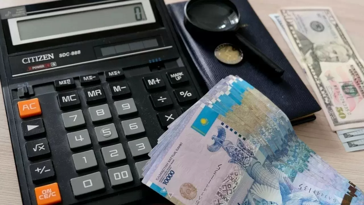 Средняя зарплата растет, а реальные доходы снижаются: где в Казахстане платят больше 