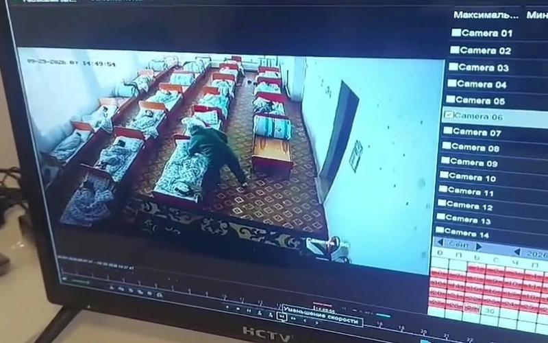 &laquo;Ұйықтап жатқан баланың бетін тырнаған&raquo;: Ақтөбеде балабақша күтушісі жұмыстан шеттетілді
