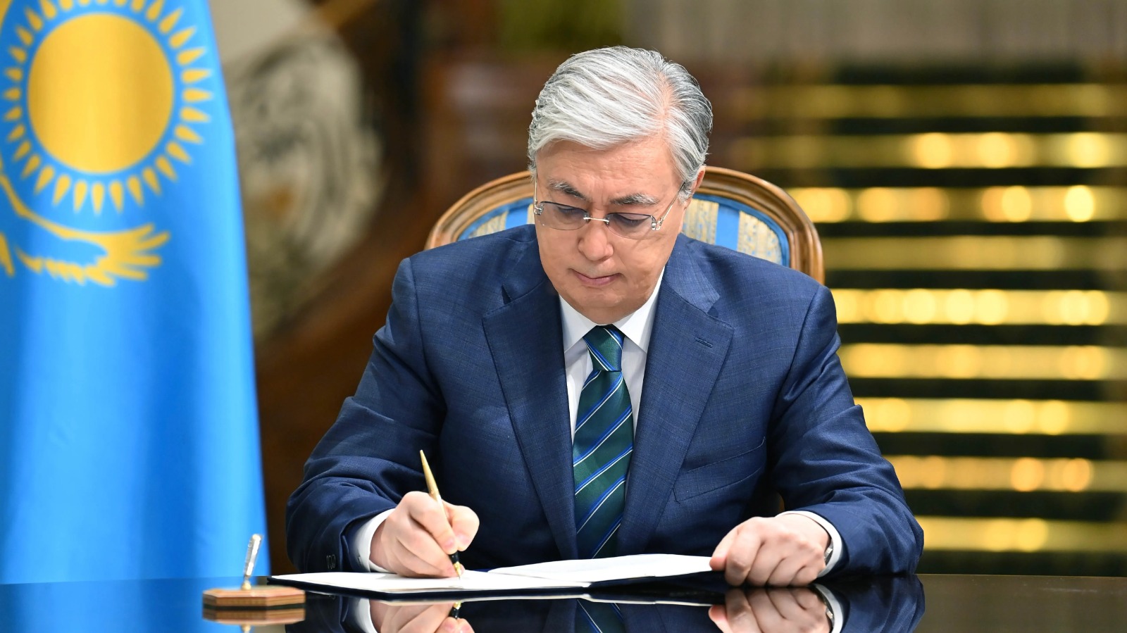 Президент Қорғаныс министрлігіндегі бірқатар лауазымды тұлғаны қызметінен босатты