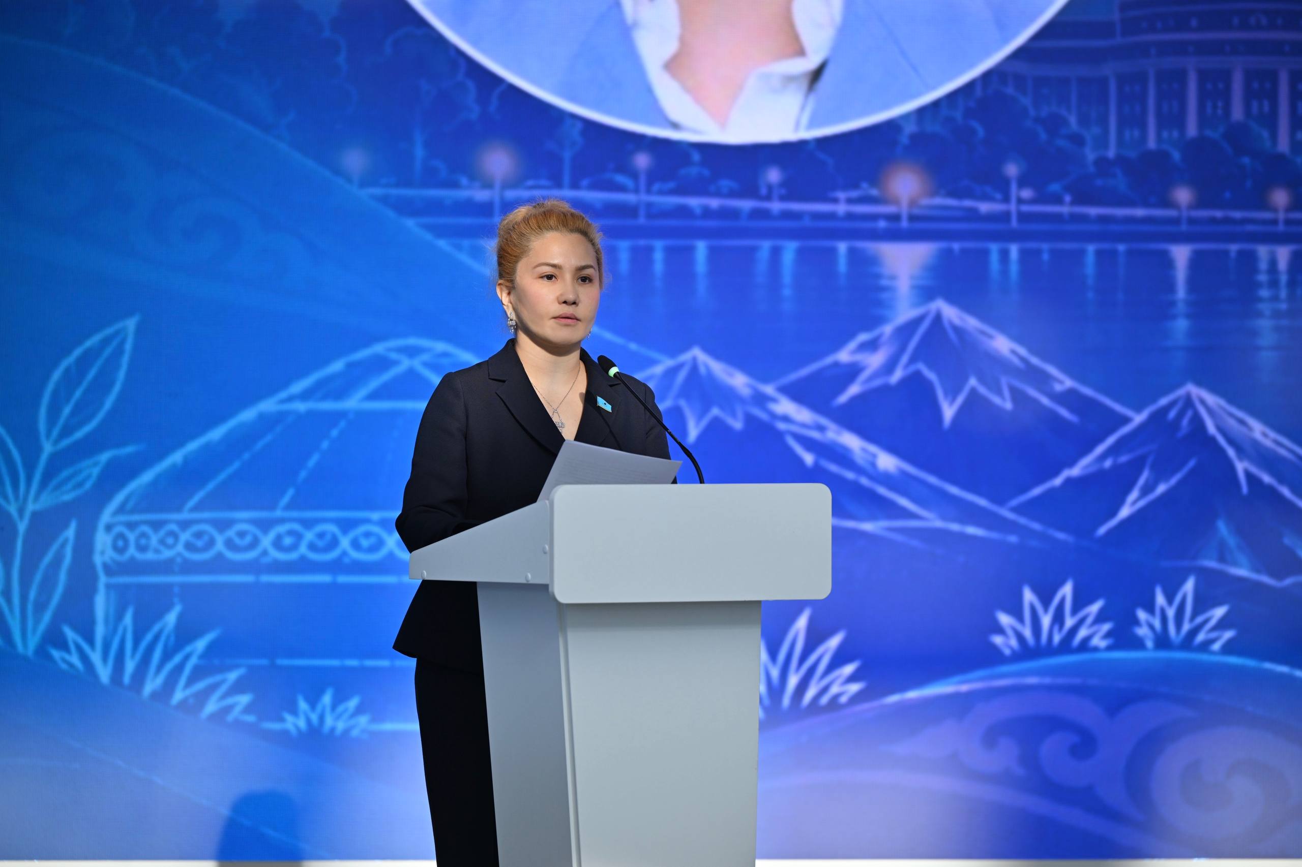 Дана Медеуова &laquo;Қазақстан балалары&raquo; депутаттық тобының жетекшісі болды