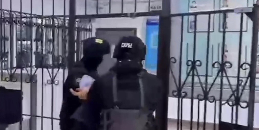 10 млн теңге бопсалап, көлігін тартып алған: Шымкентте қылмыс жасаған 2 адам сотталды