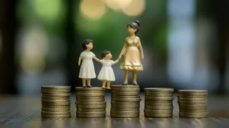 Жамбыл ауданында әкесі екі баласына 4,1 млн теңге алимент төледі