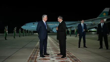 Токаев прибыл в Туркменистан