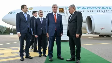Президент АӨСШК саммитіне қатысу үшін Бакуге барды