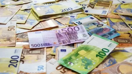 Евро опустился до минимальных уровней за несколько месяцев