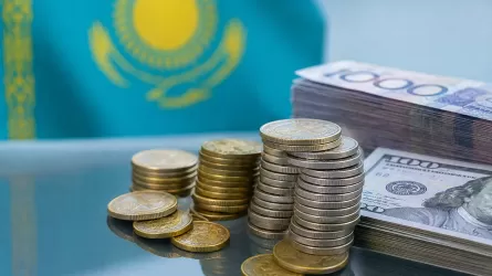 Теңге укрепился к доллару на 12%: что за этим стоит и надолго ли  
