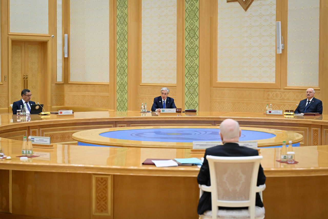 "Қолдан жасалған кедергілерден арылған жөн": Президент ТМД елдерімен сауда туралы айтты