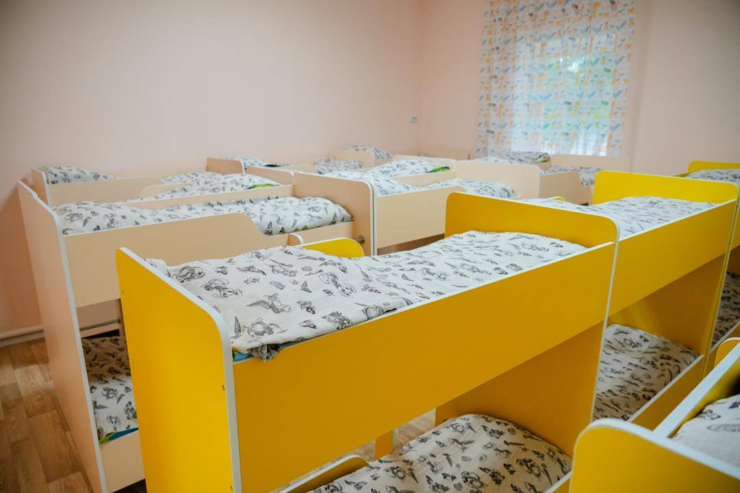 Астанада әйел балабақшадағы орынды алаяқтықпен сатқаны үшін 4 жылға сотталды