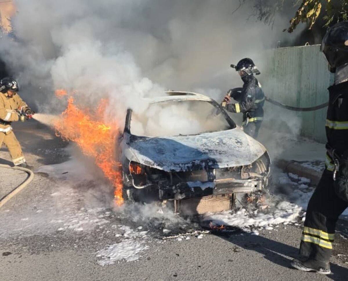 Ақтауда балабақша маңында автокөлік өртке оранды