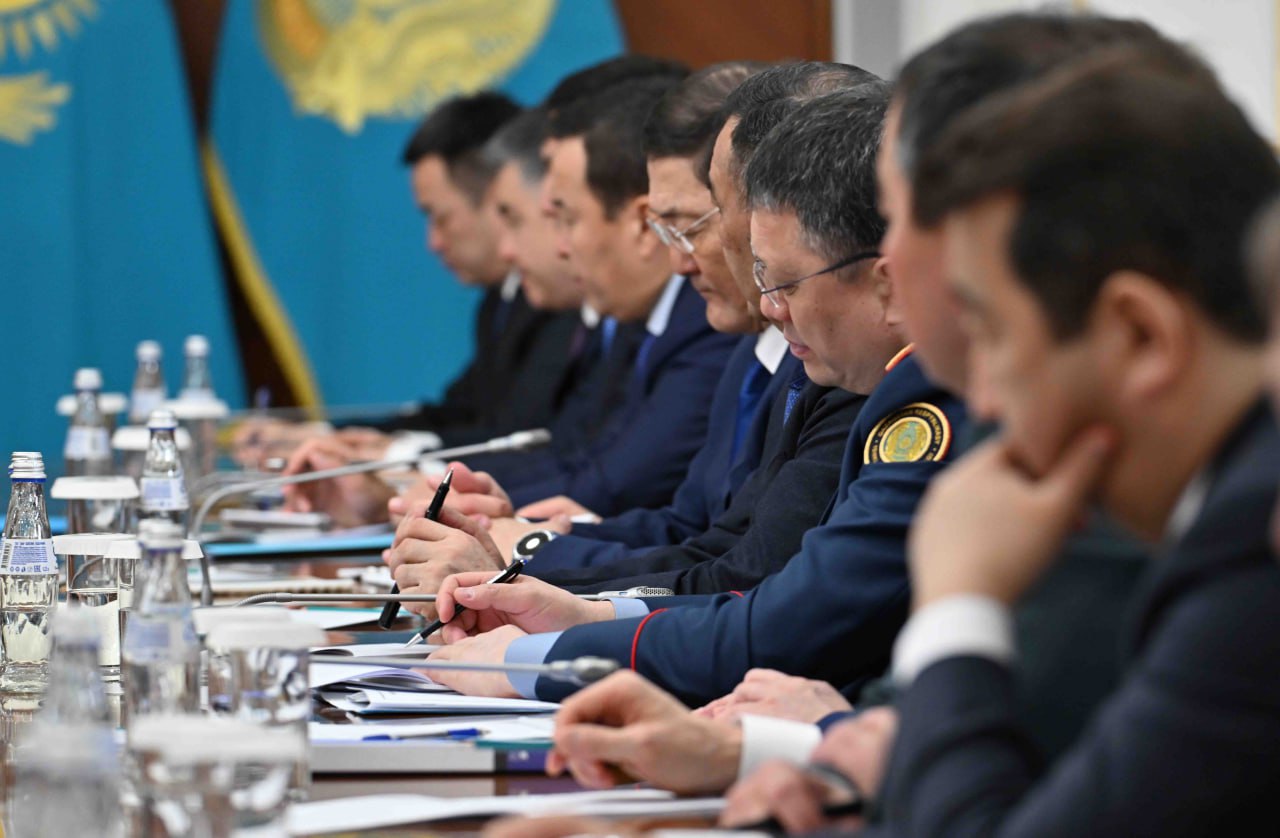 Министрлердің көз алдында ауқымды алаяқтық істер жасалғаны таңғалдырады &ndash; Президент 