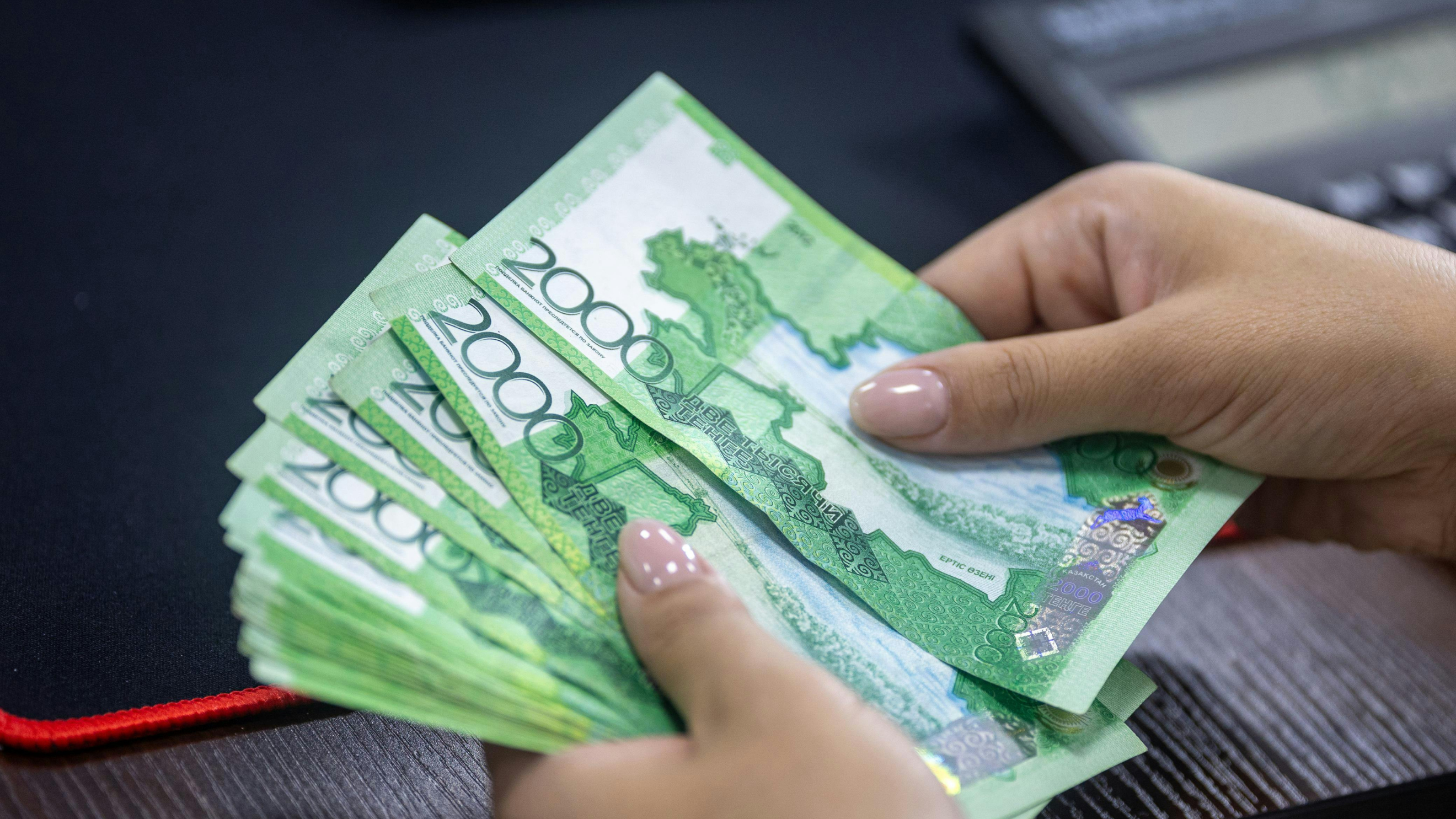 Салық берешегі қандай сомадан асқанда шоттар бұғатталады?