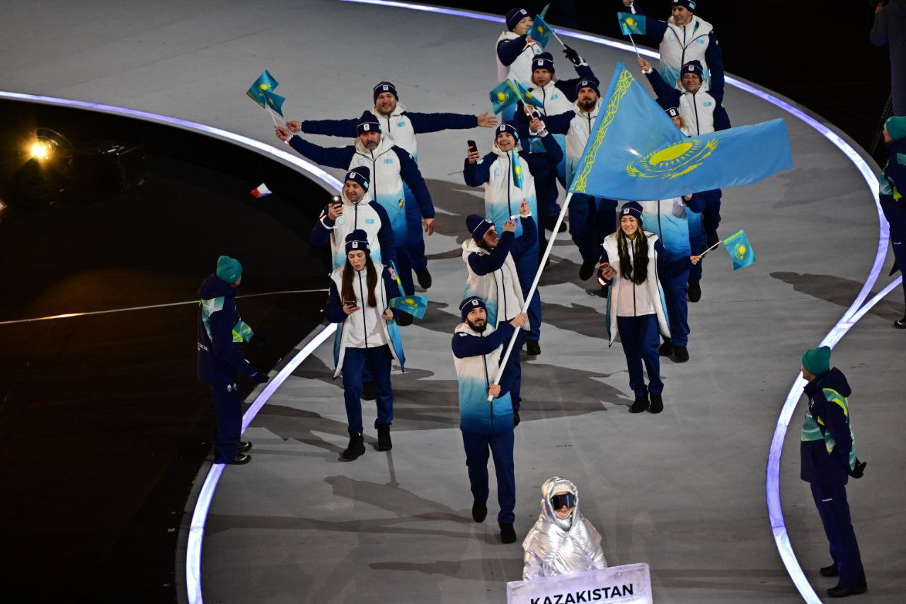 Қысқы Олимпиада ойындарының ашылуында көк туымыз желбіреді