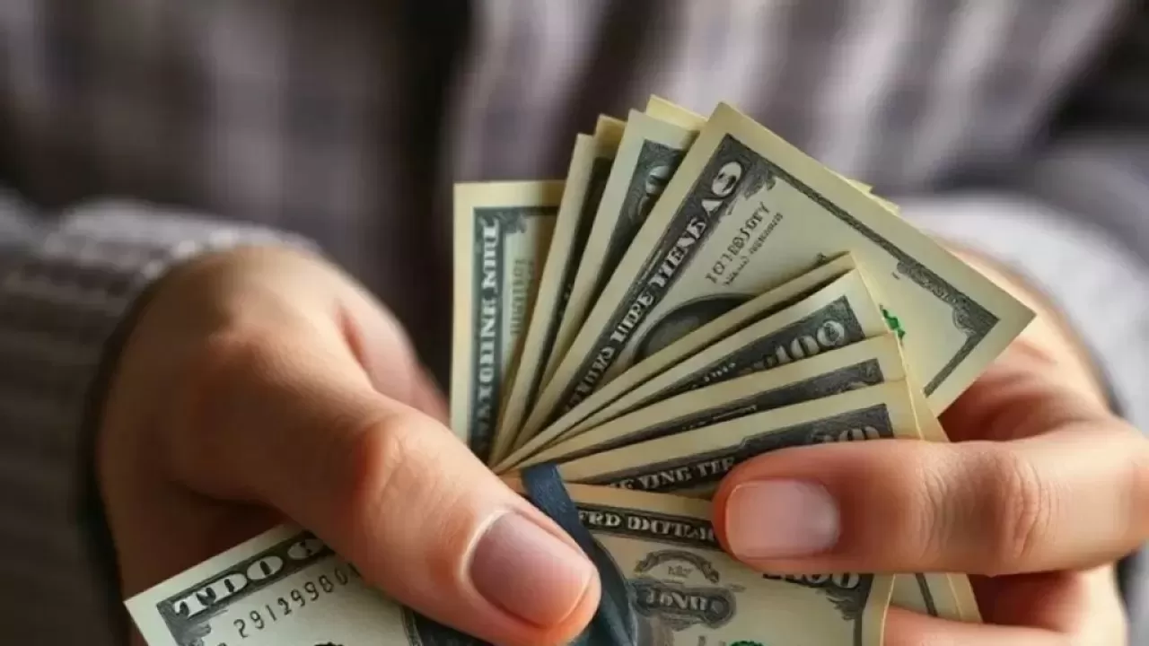 Нацбанк стабилизирует сом: продано 110 млн долларов